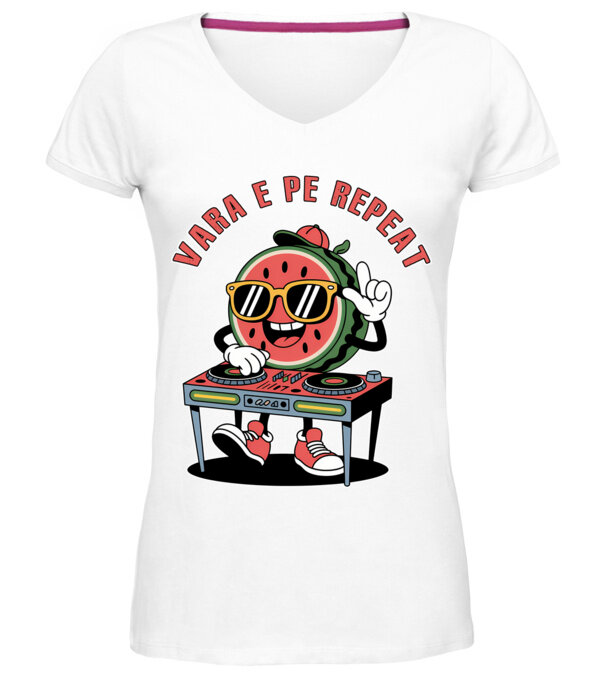  model  pe tricou
