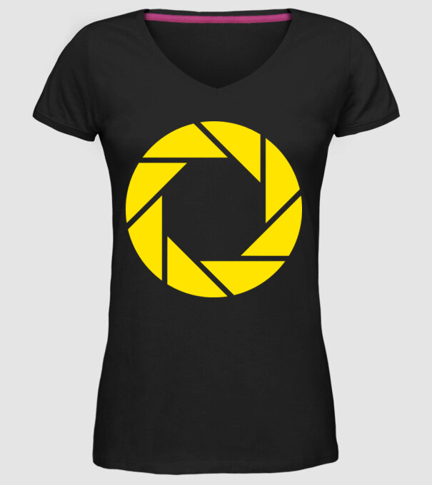 Blende model negru pe tricou
