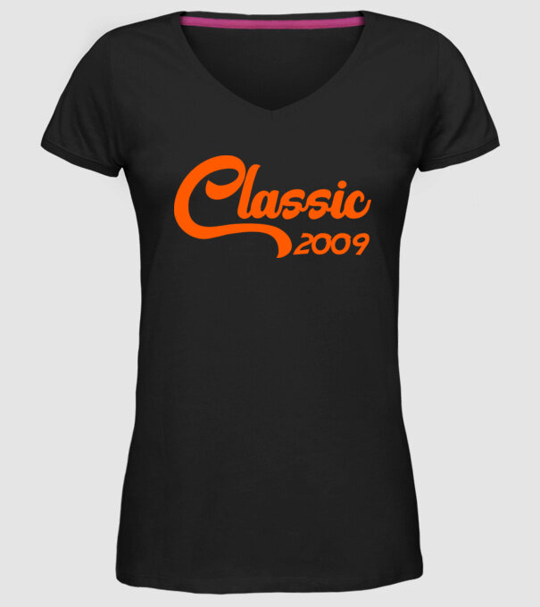 Classic 2009 model negru pe tricou