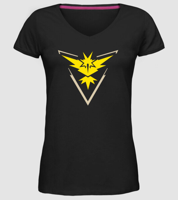 Instinct team logo model negru pe tricou