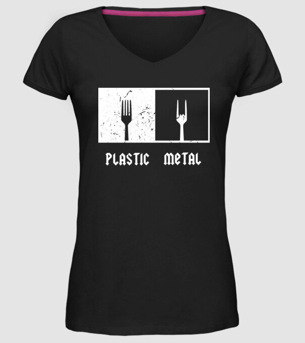 Plastic vs metal model negru pe tricou