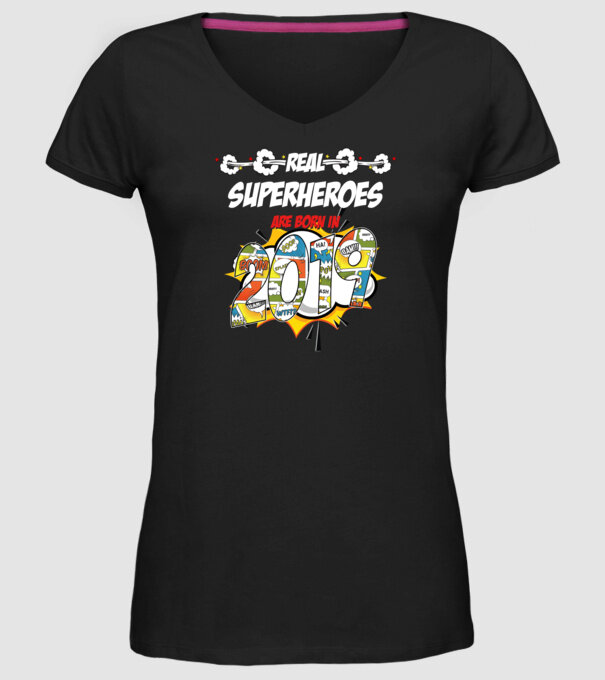 real superheroes are born in 2019 model negru pe tricou
