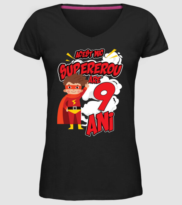 Acest mic supererou are 9 ani model negru pe tricou