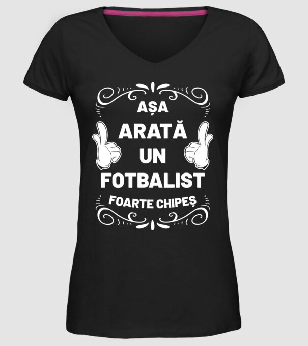 Așa arată un FOTBALIST foarte chipeș model negru pe tricou