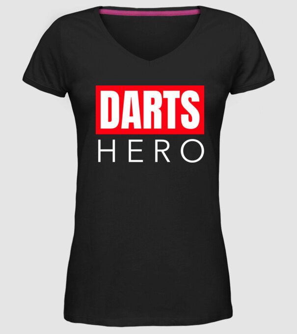 DARTS HERO model negru pe tricou