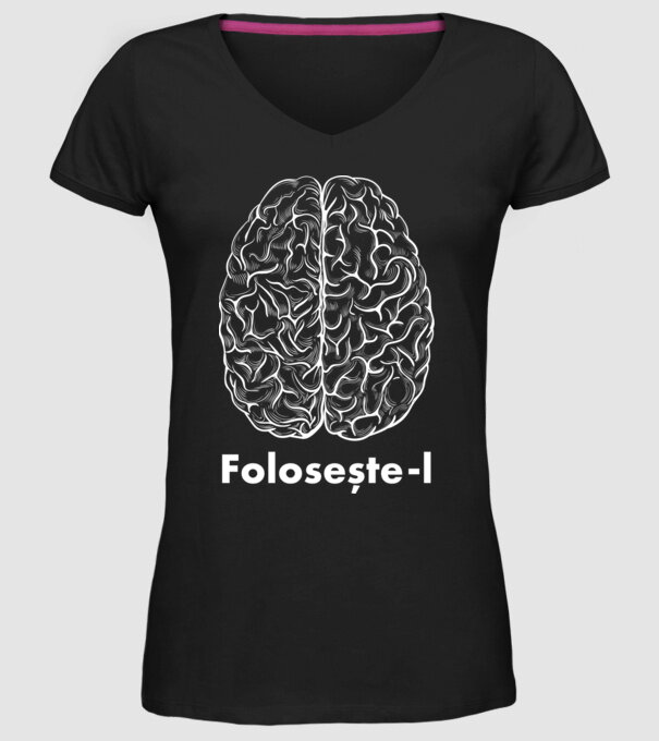 Folosește-l model negru pe tricou