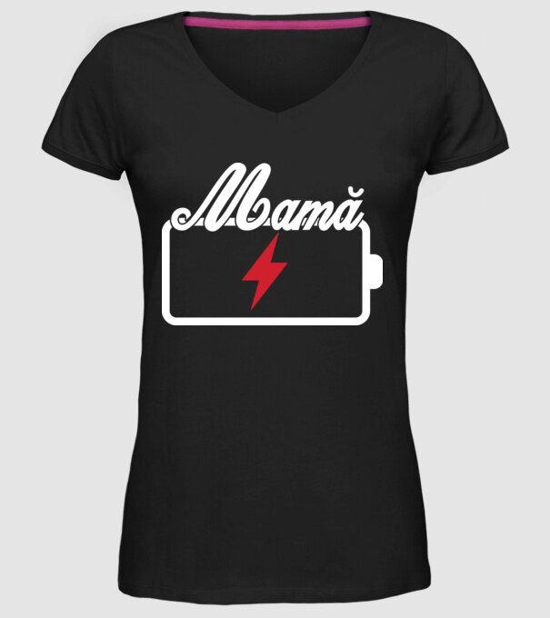 Mamă la încărcat model negru pe tricou