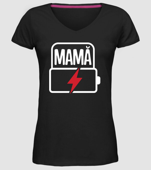 Mamă la încărcat model negru pe tricou