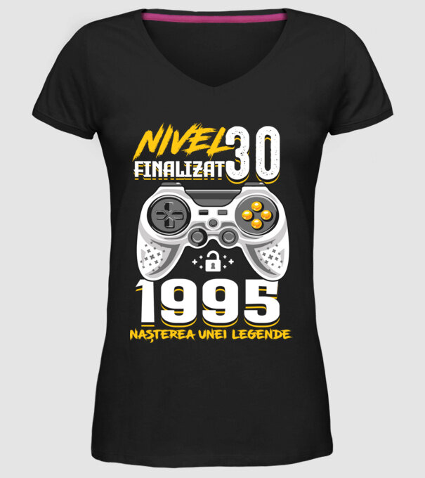 Nivel Finalizat 30 model negru pe tricou