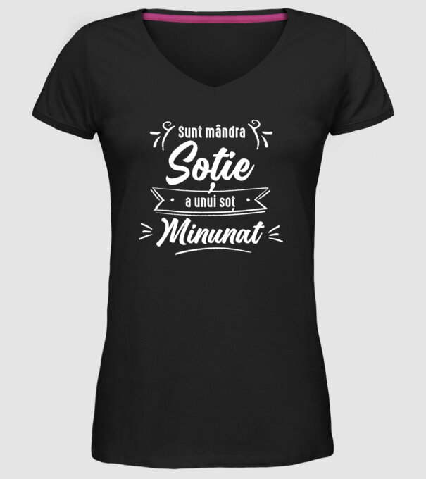 Sunt mândra soție a unui soț minunat model negru pe tricou