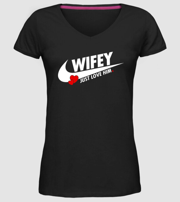 Wifey Just love him alb model negru pe tricou