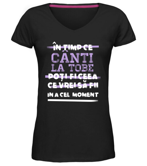 model  pe tricou