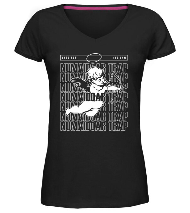  model  pe tricou