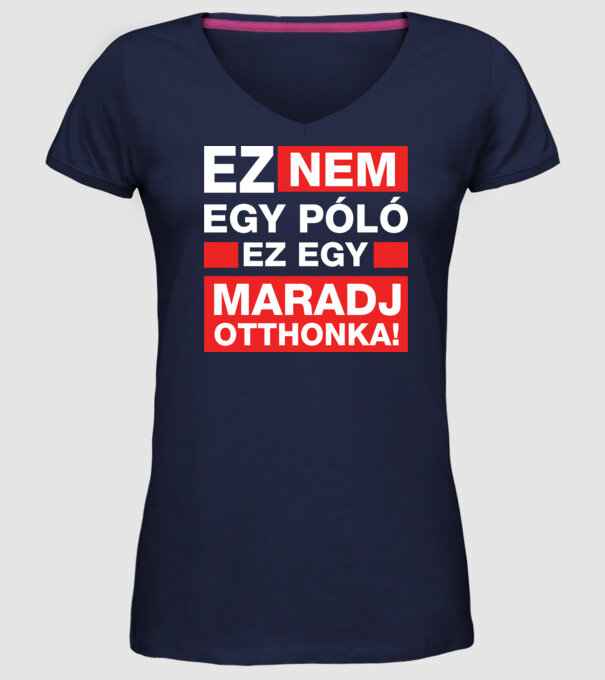 model albastru închis pe tricou