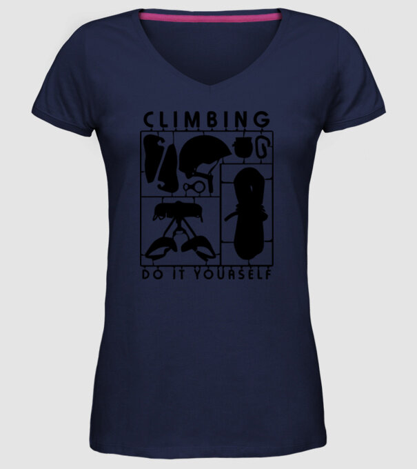 model model albastru închis pe tricou