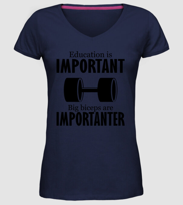 Mușchi model albastru închis pe tricou