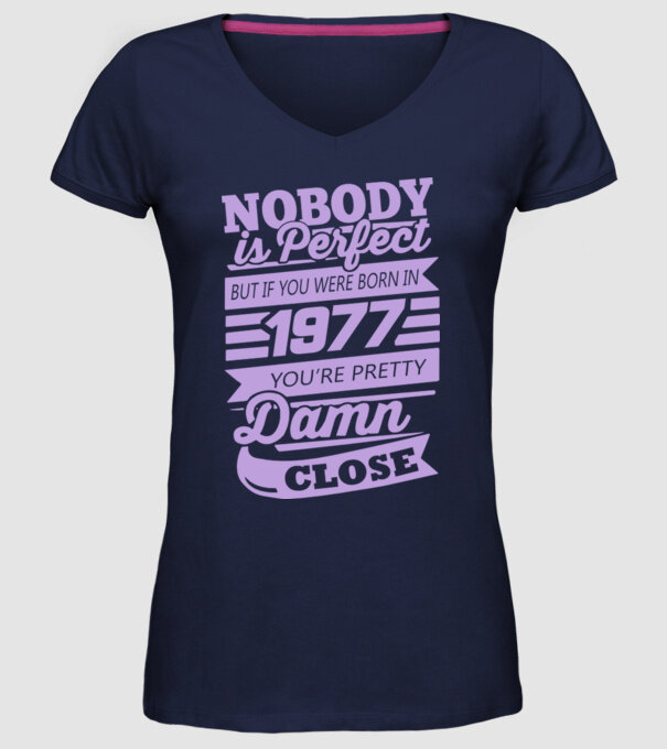 Nobody 1977 model albastru închis pe tricou