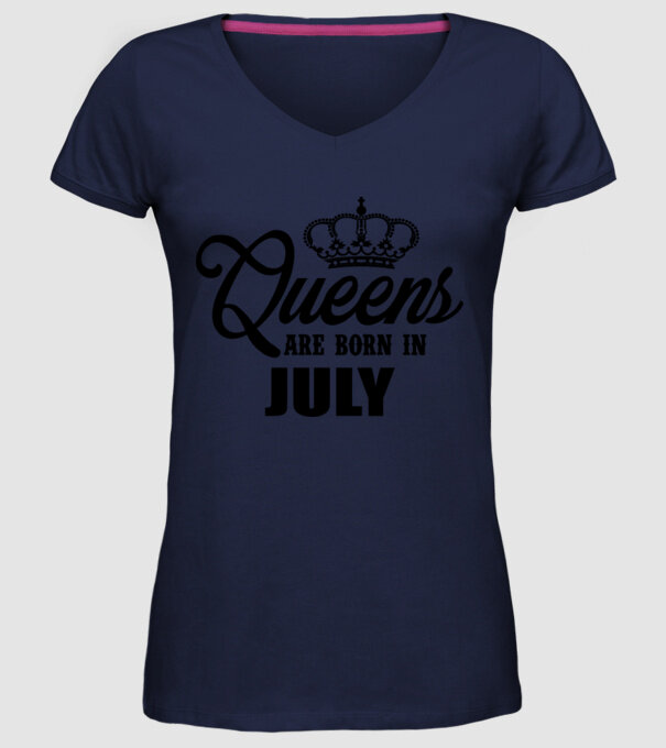 Queens are born in - July model albastru închis pe tricou