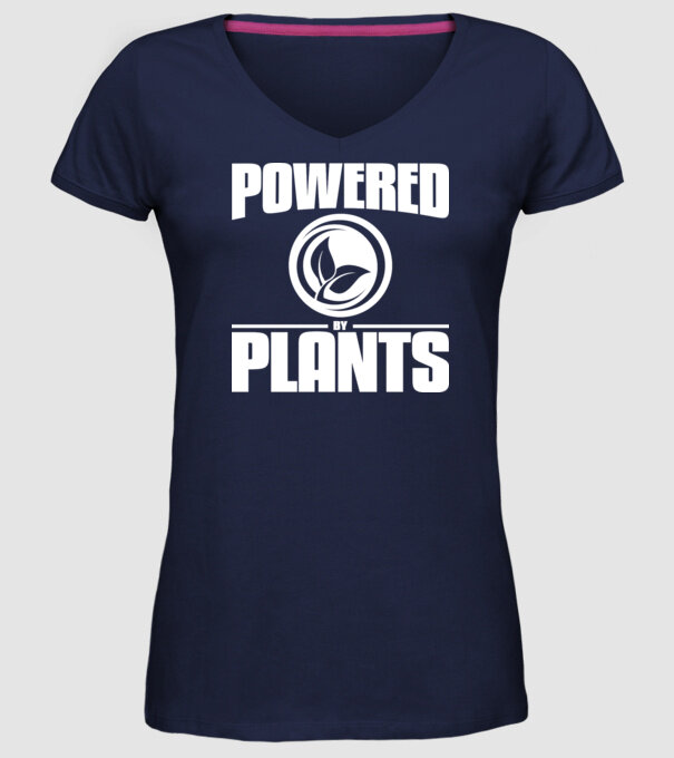 powered_by_plants model albastru închis pe tricou