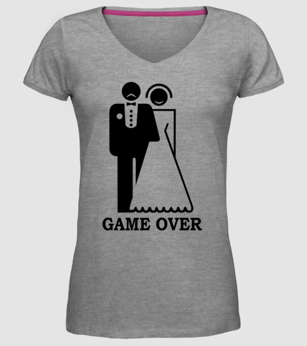 Game over model gri pe tricou