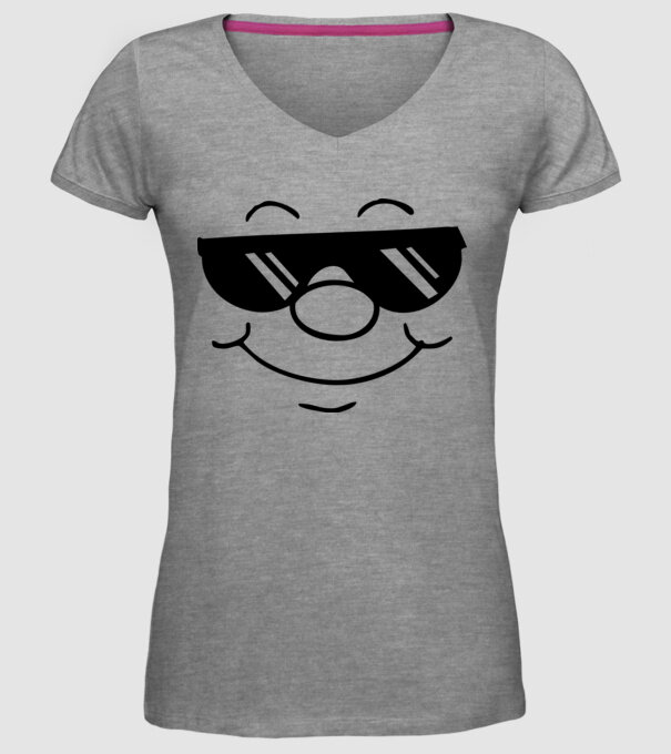 Forma cu ochelari de soare model gri pe tricou