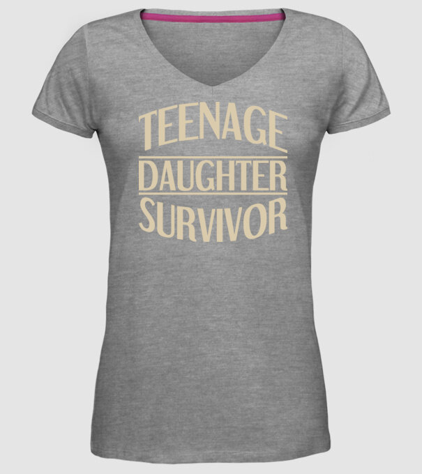 teenage daughter survivor model gri pe tricou