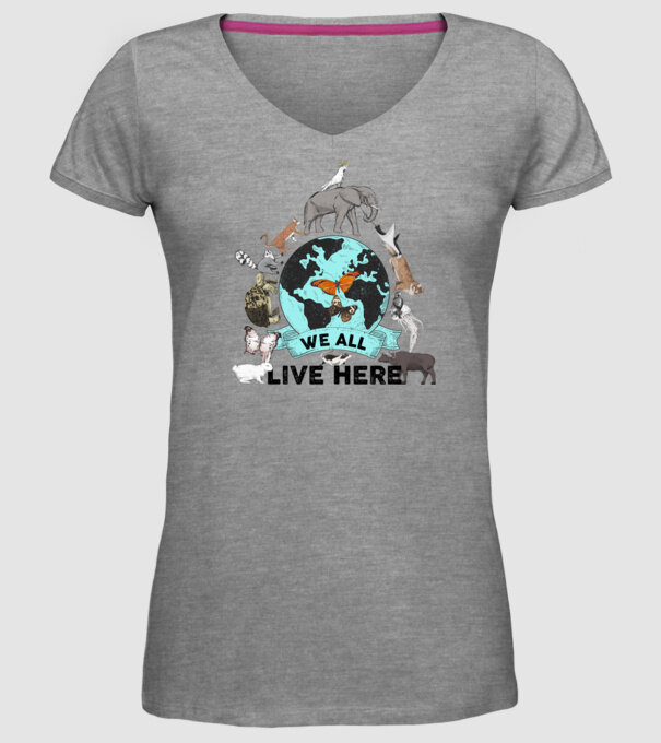 We all live here model gri pe tricou