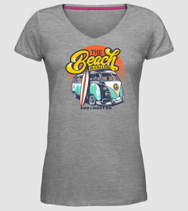 The Beach is Calling model gri pe tricou