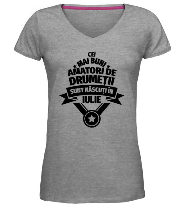  model  pe tricou