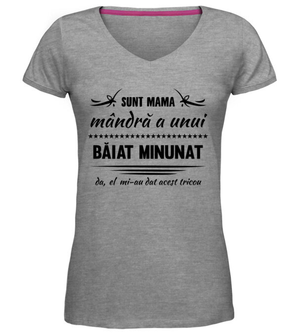  model  pe tricou