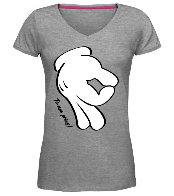  model  pe tricou