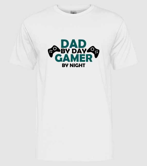 Dad by day gamer by night model alb pe tricou