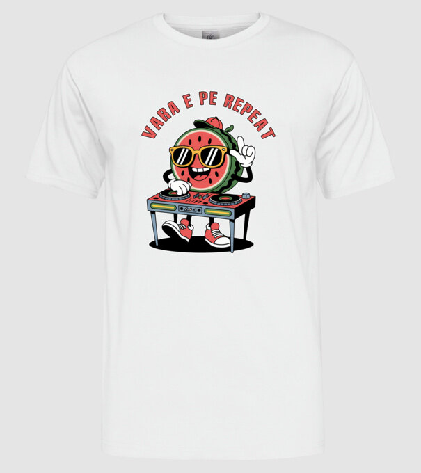 Vara e pe repeat model alb pe tricou