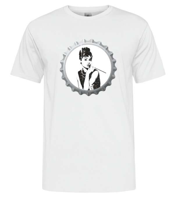  model  pe tricou