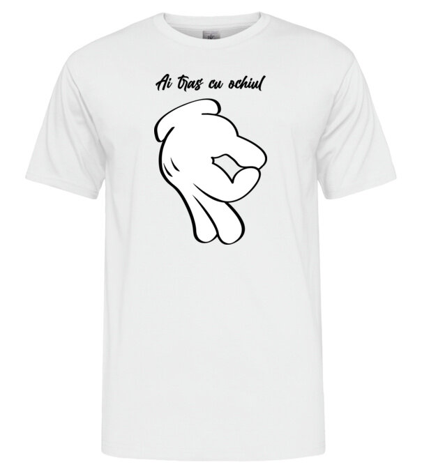  model  pe tricou