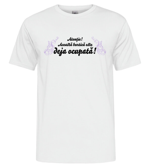  model  pe tricou