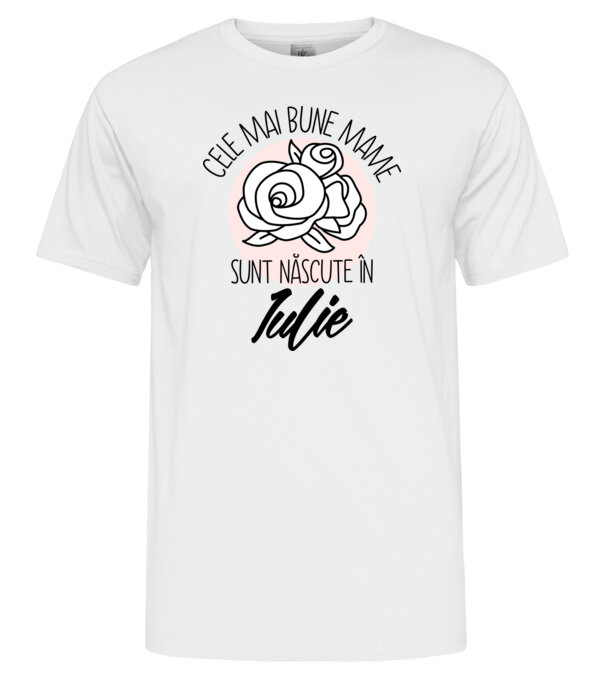  model  pe tricou
