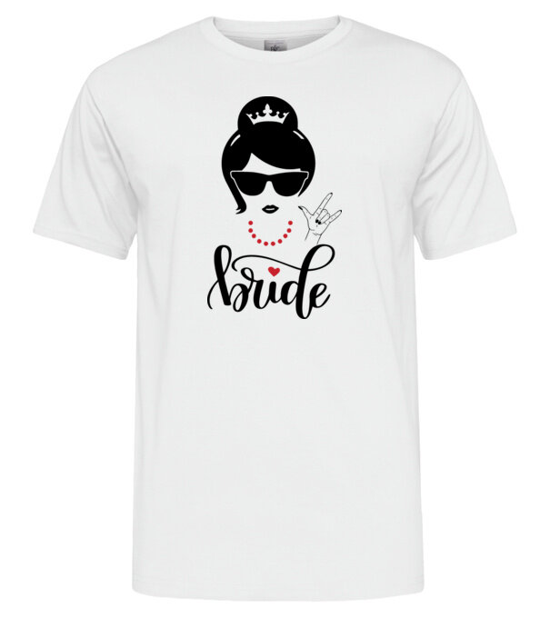  model  pe tricou