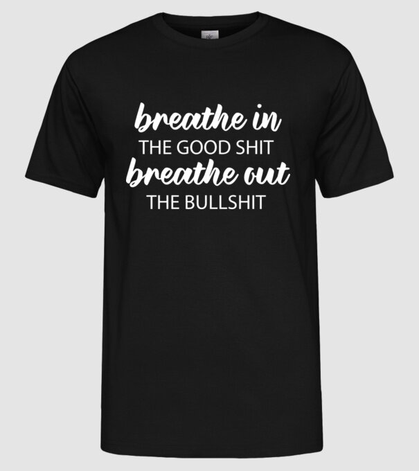 Inspiră model negru pe tricou