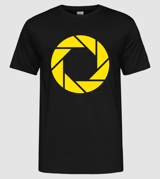 Blende model negru pe tricou