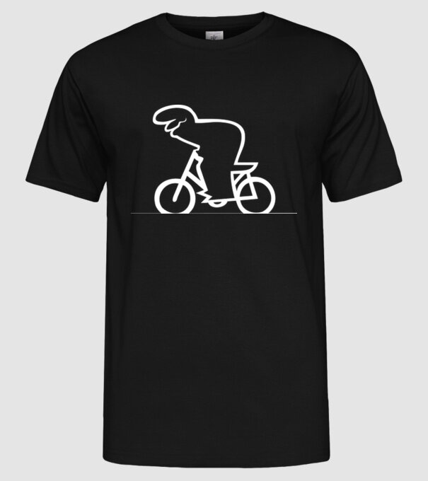 model negru pe tricou