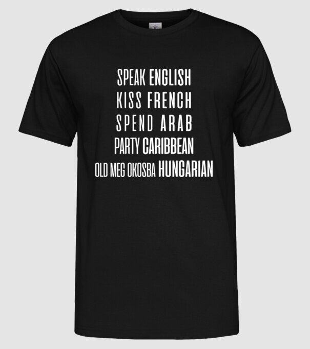 model negru pe tricou