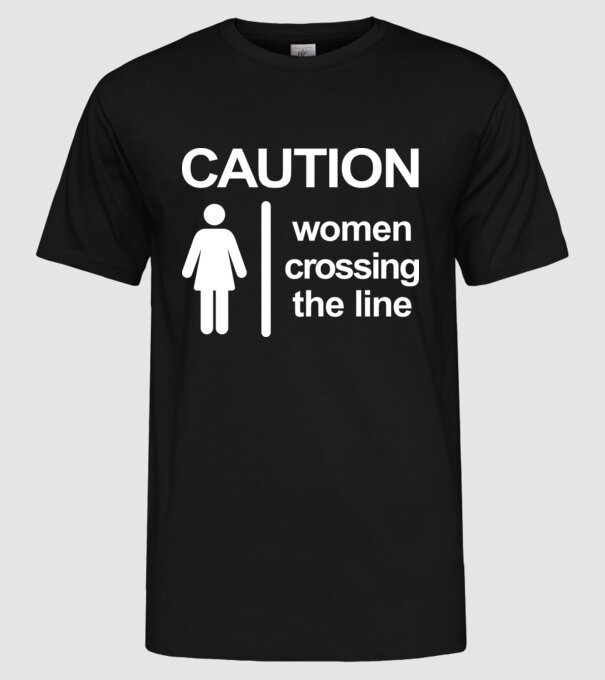 Atenție, femeie care depășește barierele model negru pe tricou