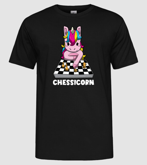 Chessicorn model negru pe tricou