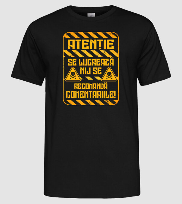 Nu se recomandă comentariile model negru pe tricou