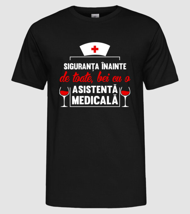 Siguranța înainte de toate, bei cu o asistentă medicală model negru pe tricou