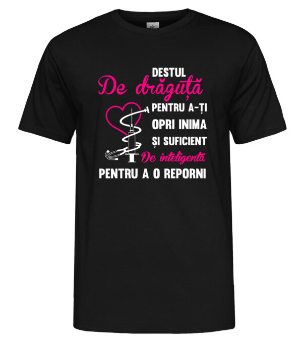  model  pe tricou