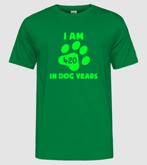 Dog Year - 420 model verde pe tricou