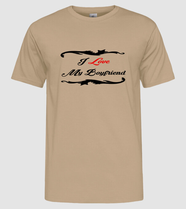 Boyfriend model nisipiu pe tricou