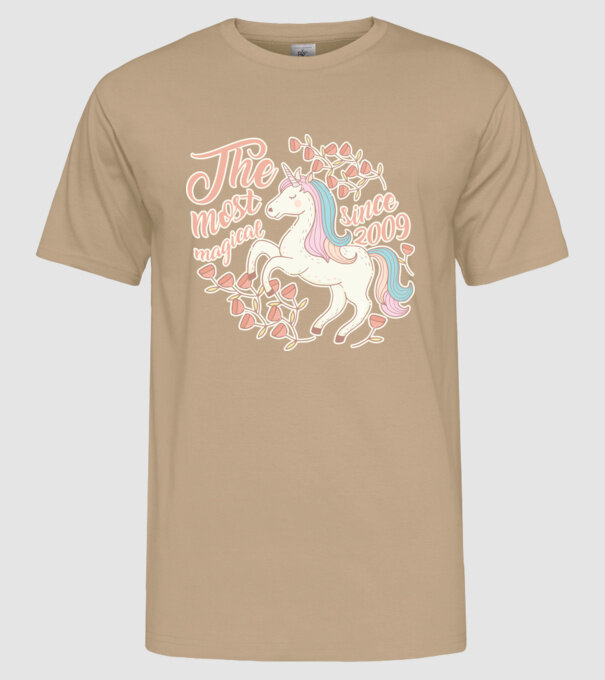 The most magical unicorn 1979 model nisipiu pe tricou